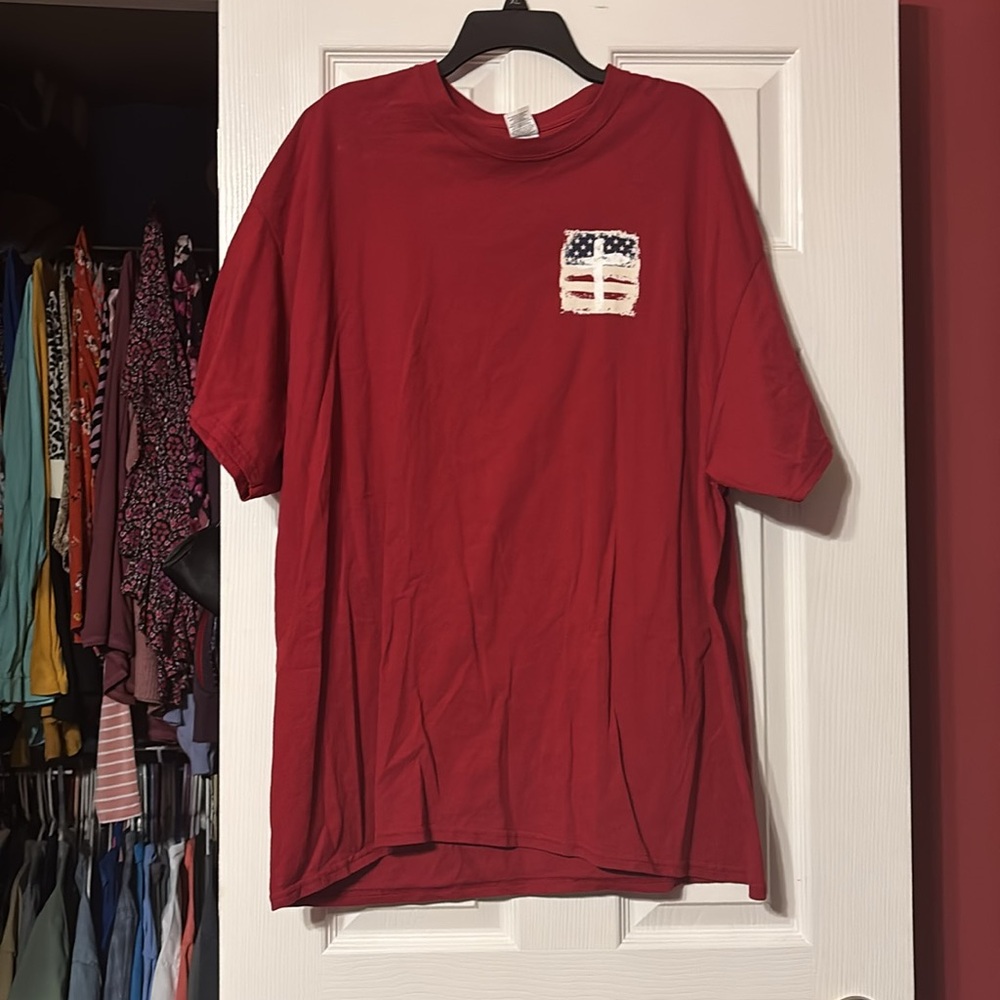 Gildan Red Ultra Cotton T-Shirt with star spangled banner and cross size 2XL